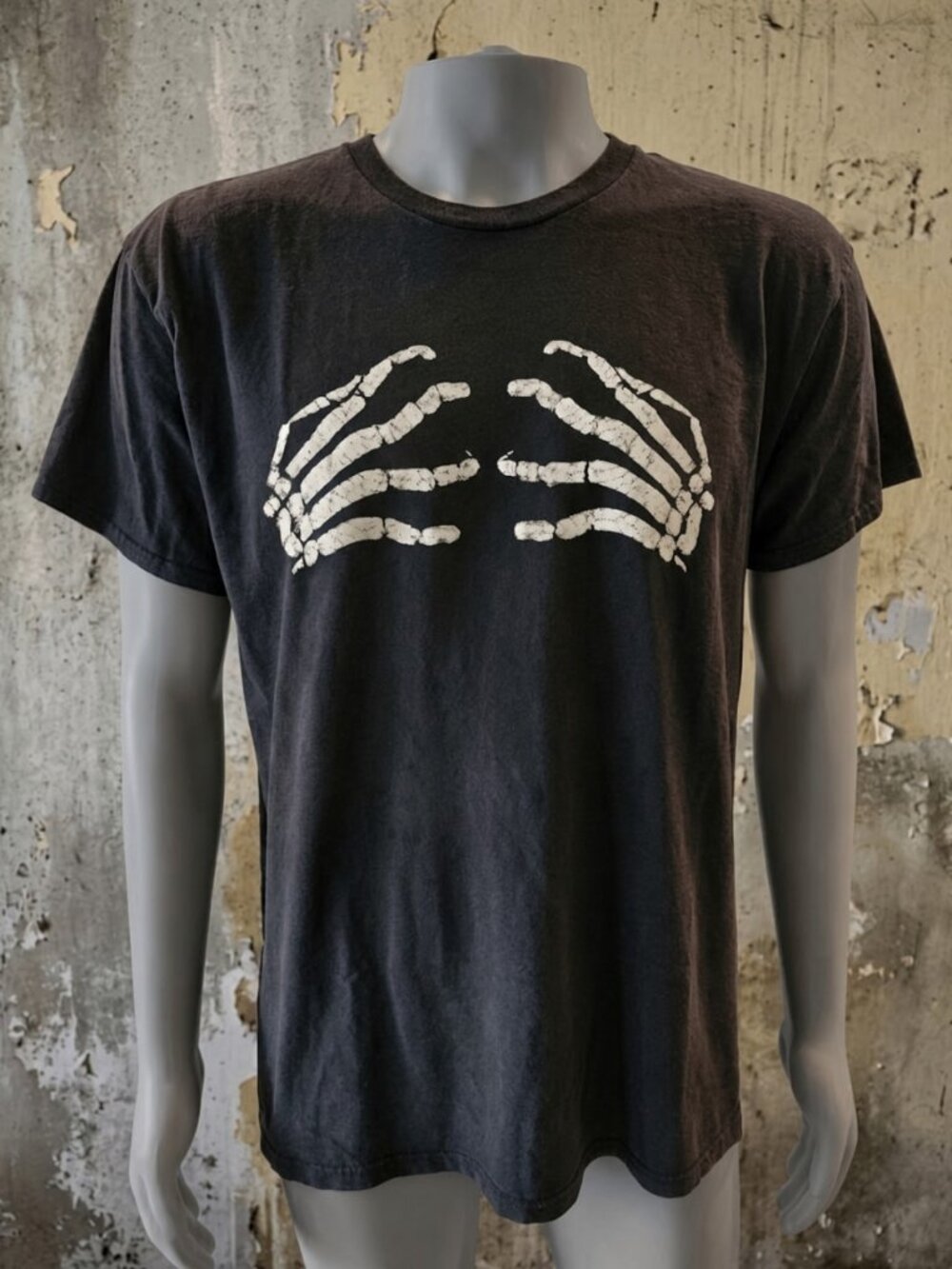 Dark Gray Men's Skeleton Hands Graphic Tee Gildan